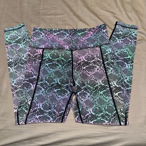 Curves N Combatboots Holographic Leggings Size Medium